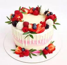 Заказать торт на день рождения по фото на заказ в москве. Kupit Tort Na Den Rozhdeniya 3 02 So Svezhimi Yagodami I Rafaello V Irkutske Internet Magazin Mariya