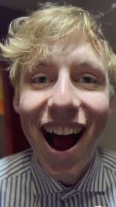 E-Gitarre nicht verkabelt? Kein Problem für diese 2007 Indie Boys. 20.07.  Dann live und in Farbe beim Neue Wellen Festival in Köln!