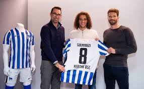 In the last head ‑ to ‑ head between these teams in this competition, on 21‑11‑2020, borussia dortmund won away by (2‑5). Matteo Guendouzi Everything Is Perfect In Berlin