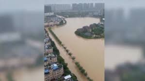 В результате наводнения в китае погибли 25 человек, пропали без вести минимум 10, порядка 200 тысяч вести в 20:00. Ggp6u3szeq2gzm