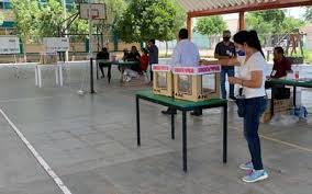 Jun 14, 2021 · arranca la consulta ciudadana en jalisco. Se Reporta Poca Afluencia En La Consulta Ciudadana 2021 En Gomez Palacio El Sol De Durango Noticias Locales Policiacas Sobre Mexico Durango Y El Mundo