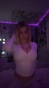 Kira Pregiato on X: tell me what to do next 🤭 t.cohdRUwDpXPg  X