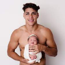 Reece walsh (born 10 july 2002) is an australian professional rugby league footballer who plays as a fullback for the new zealand warriors in the nrl. Nrl 2021 Reece Walsh Opens Up About His Mum S Drug Addiction And Being A Young Dad To Daughter Leila Why He Quit The Broncos The Courier Mail