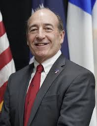 Robin Darty's Instagram, Twitter & Facebook