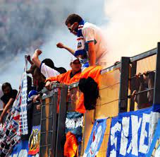 Liga stellt hansa nicht nur sportlich vor enorme herausforderungen. Zweite Liga Rostock Im Relegations Hinspiel Ohne Fans Welt