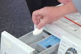 Fakat bu ağırlığın, kıyafetlerin ağır hâli baz alınarak düşünüldüğünü 3) ne kadar çok deterjan atarsam, o kadar temiz olur. mantığı yanlıştır. Camasir Makinesine Bulasik Makinesi Tableti Atarsaniz Timeturk Haber