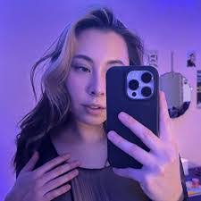 Sonya Boyle's Instagram, Twitter & Facebook