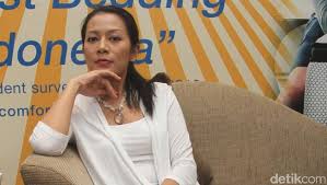 Keenan avalokita kirana pernikahan dengan rima melati adams: Dewi Dee Lestari Bocorkan Cerita Supernova Ke Enam