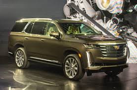 The only changes made are the deletion of the manhattan noir metallic and bronze dune metallic color palette and the addition of the dark mocha metallic color. 2021 Cadillac Escalade Towing Capacity Revealed