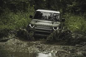 2020 Land Rover Defender Is Back And It S Coming To America