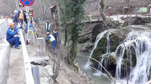 La cascada bigăr există o taxă de 5 lei / persoană, traseul include și izvorul acesteia, cât și o peșteră mică. Ultima Etapa Din Lucrarile De Amenajare La Cascada Bigar È™tiri Din Banat