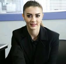 Aslan ailem yepyeni bölümleriyle her pazar 20:00'de trt1'de sizlerle. Burcu Ozberk Aslan Ailem Burcuozberk Turkish Fashion Fashion