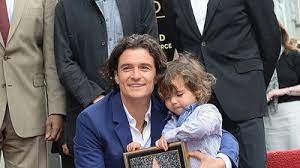 8 papás famosos que aman profundamente a sus hijos y te robarán una sonrisa  | Entretenimiento Cultura Pop | Univision