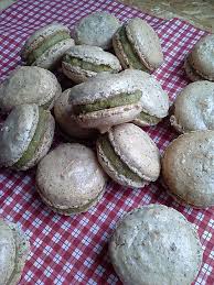 Macarons Mit Einer Pistazien Marzipan Amaretto Fullung Ein Tolles Rezept Aus Der Kategorie Backen Bewertungen 3 Durchschnitt O Pistazien Macarons Marzipan