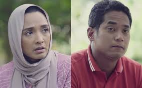 Khairy's overleden vader, jamaluddin abu bakar, was een hoge ambtenaar bij het ministerie van buitenlandse zaken en ging met pensioen als de maleisische hoge commissaris voor. Ohh Azlan Yang Pendek Pucat Dan Tak Berapa Hensem Tu Lakonan Khairy Jamaluddin Bersama Vanidah Imran Sempena Pru14 Tarik Perhatian Netizen Gempak