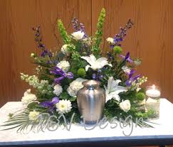 Creamation Arrangement In 2020 Funeral Flower Arrangements Urn Arrangements Funeral Urn Arrangements