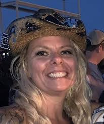 Collette Adams's Instagram, Twitter & Facebook