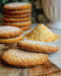 Inoltre potete arricchire l'impasto con gocce di cioccolato o frutta secca, per renderli più golosi, o aggiungere della cannella, per un sapore più intenso. Biscotti Con Farina Di Mais Ricetta Il Gusto Di Andre