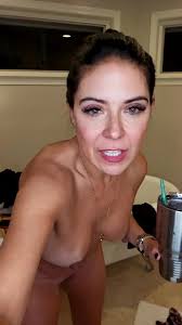 Classy Hot MILF Live Cam On 10-3-23