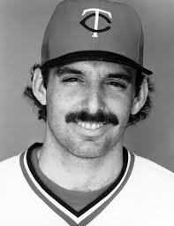 R.I.P. Bob Oldis. ! СОАСН TWINS יכא Вов OLDIS