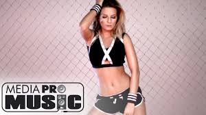 Pariu cu viața este primul muzical românesc, un serial difuzat de pro tv ce a debutat pe 12 septembrie 2011, având 4 sezoane și un. Ce VedetÄƒ De La Noi Are Sanii AceÈ™tia PerfecÈ›i ToÈ›i Au RÄƒmas MascÄƒ Click Mobile