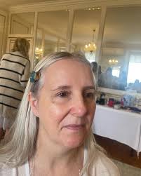 Just a few piccies of this gorgeous bridesmaid from todays wedding! 👰🏼‍♀️  Swipe ➡️ for Before and Afters #makeupartist #weddingmakeupartist