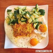 Repas De Sportif 300g De Courgette 5 Blancs Et 2 Jaunes Dœufs 70g De Riz Basmati Complet Au Curcuma Poivre Et Huile De Colza Plats Sains Repas Sportif Repas