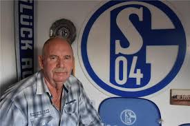 Read below how to attribute properly. Der Verein Macht Mich Noch Kaputt
