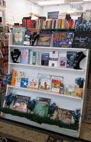 Passe o dia a explorar a região e a visitar algumas das atrações locais. 26 At The Book Nook Ideas Book Nooks Brenham Banned Books Week