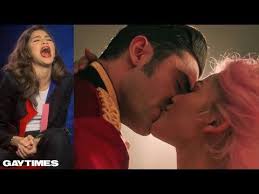 Zac efron can't stop flirting with zendaya. Zendaya Shows One Of Her And Zac Efron S Trapeze Fails For The Greatest Showman Youtube The Greatest Showman Zac Efron Kiss Showman