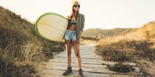 Boho style is all about floaty tunics, lightweight fabrics, indie clothing and sunkissed beach hair. Der Surfer Style Textilwaren Magazin