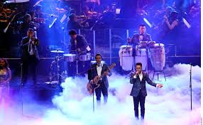 Los angeles azules' third album of 2013, como te voy olvidar, featured a host of guest contribution from the likes of saúl hernández, kinky, carla morrison, and lila downs. Los Angeles Azules Anuncian Concierto En Irving