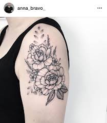Black And White Floral Thigh Tattoo Floral Black And White Tattoo By Anna Bravo Floral Tattoo Floral Tattoo Sleeve Tattoos