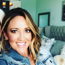 Kari Powell's Instagram, Twitter & Facebook