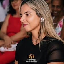 Apresentamos a dupla competidora (2024) da categoria Amador: Josikelly e  Vinícius . A dupla Josikelly e Vinícius, ela recifense e ele olindense,  ingressaram na competição representando o Grupo Cultural Explosão do Forró @