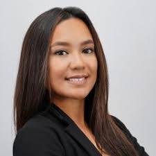 Ariel Pence's Instagram, Twitter & Facebook