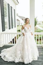 Sadie Batson And Eric Storey Real Wedding Bride Solo Shot Southern Wedding Dresses Dream Wedding Dresses Monique Lhuillier Wedding Dress