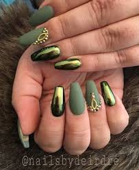 Perfect Nail Art Is Not Enough Appropriate Selection Of Color Also Plays Vital Role Here Comes The Col Metallic Nail Art Metallic Nails Design Metallic Nails