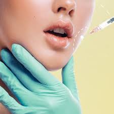 Botox-Bar Trend Raises Dermatologist Concerns Over Easy Injectables