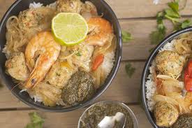 Yassa Aux Boulettes De Poisson Et Crevettes Aistou Cuisine Recette En 2020 Boulette De Poisson Recettes De Cuisine Africaine Recette Poisson