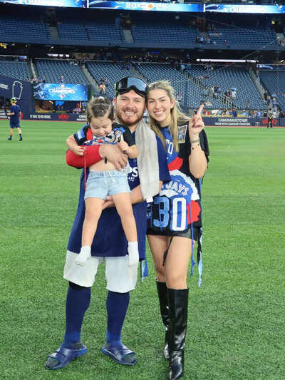 Toronto Blue Jays star Alejandro Kirk's heartwarming family moment with  wife and daughter melts fans' hearts | MLB News - The Times of India