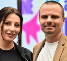 Hotel Paradise": Chris zdradził płeć i imię dziecka!