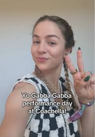 Alexia Meyer (@heyalexiameyer)