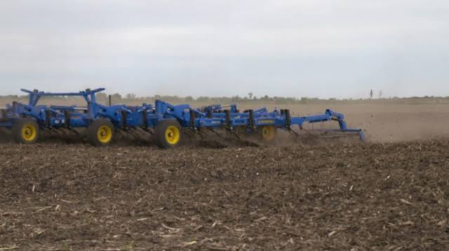 Washburn 9400-4 36-38 Field Cultivator