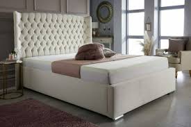 Links auf dieses wörterbuch oder einzelne übersetzungen sind herzlich willkommen. Chesterfield Bett Design Schlafzimmer Englisches Betten 180x200cm Textil Polster Www Jvmoebel De La Design Chesterfield Mobel Ledersofa Sofa