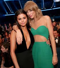 Selena Gomez reacts to Hailey Bieber gagging over Taylor Swift
