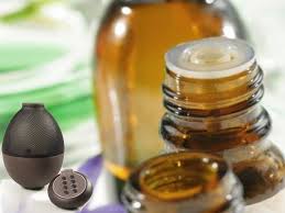 Start by heating up two or three tablespoons of the oil and then gently massaging it into the scalp. Treat Your Hair Naturally With Vegetable Oils Des Conseils De Specialistes Pour Prendre Soin De Soi Naturellement
