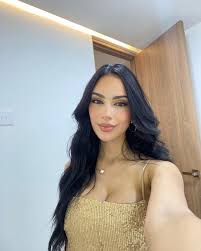 Jessie Romero - Free sexy pics, galleries & more at Babepedia