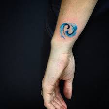 Pin By Laura Una On Tatouage Cancer Zodiac Tattoo Cancer Sign Tattoos Horoscope Tattoos