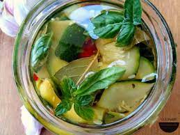 Peperoncini piccanti quantità in base al proprio gusto; Zucchine Sott Olio Senza Cottura Cucinare Chiacchierando